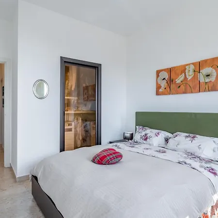 Seaview With Balcony Apartment