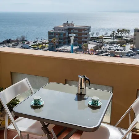 Seaview With Balcony فندق كاتانيا